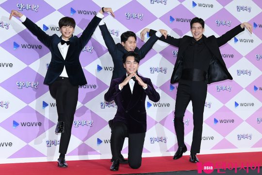 Yook Sungjae, Lee Seung-gi, Yang Se-hyeong and Lee Sang-yoon attended the 2019 SBS Entertainment Grand Prize red carpet event held at SBS Prism Tower in Sangam-dong, Seoul on the afternoon of the 28th.