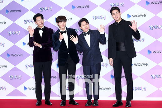 Lee Seung-gi, Yook Sungjae, Yang Se-hyeong and Lee Sang-yoon attend the 2019 SBS Entertainment Grand Prize photo wall event held at SBS prism tower in Sangam-dong, Mapo-gu, Seoul on the afternoon of the 28th.news report