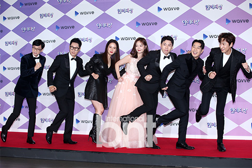 Yoo Jae-Suk, Ji Suk-jin, Song Ji-hyo, Jeon So-min, Yang Se-chan, Haha, and Lee Kwang-soo are attending the 2019 SBS Entertainment Grand Prize photo wall event held at SBS prism tower in Sangam-dong, Mapo-gu, Seoul on the afternoon of the 28th.news report