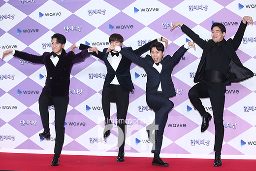 Lee Seung-gi, Yook Sungjae, Yang Se-hyeong and Lee Sang-yoon attend the 2019 SBS Entertainment Grand Prize photo wall event held at SBS prism tower in Sangam-dong, Mapo-gu, Seoul on the afternoon of the 28th.news report