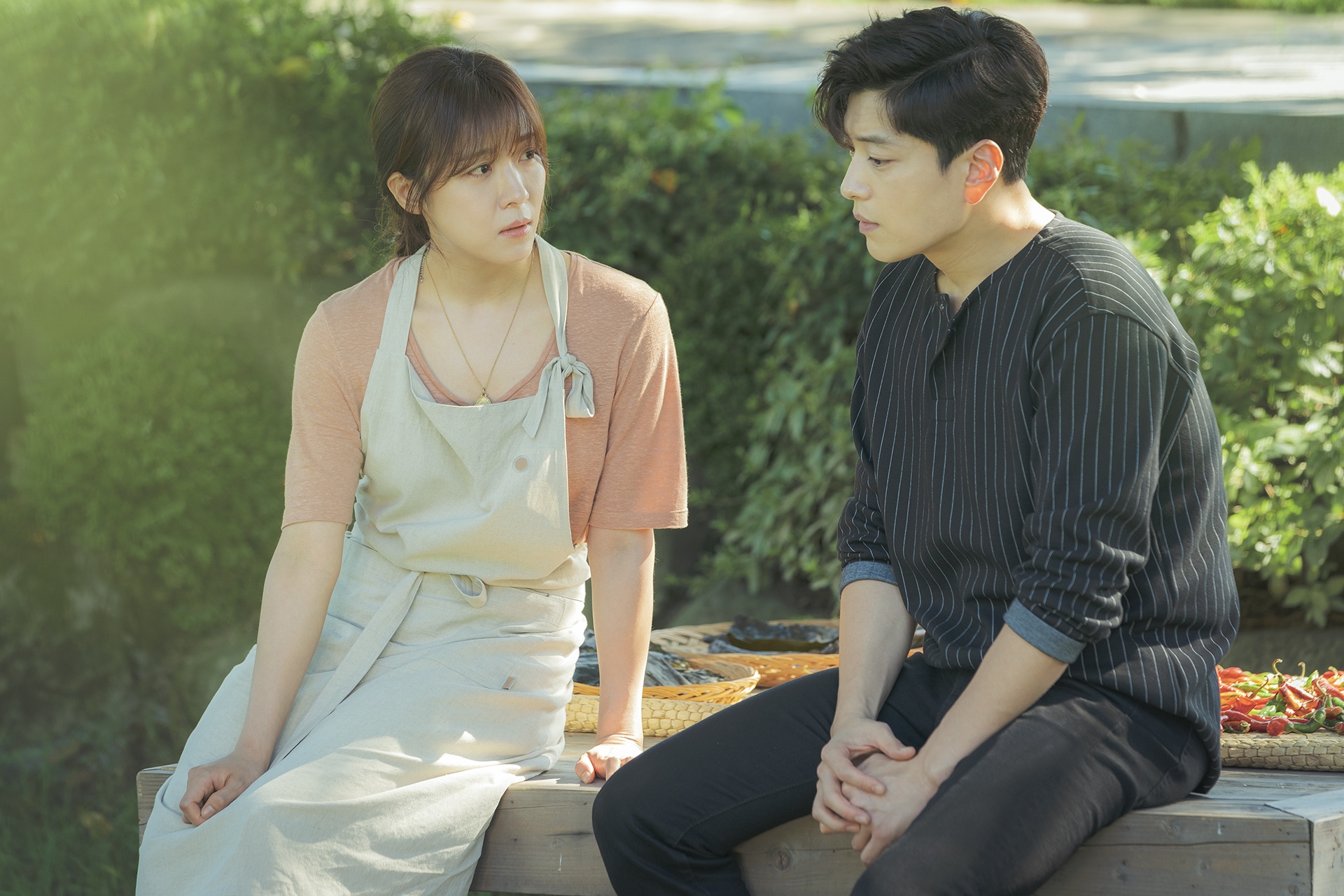 There has been a thrilling change in the streets of Chocolates Yoon Kye-sang and Ha Ji-won.JTBC gilt drama Chocolate (directed by Lee Hyung-min, playwright Lee Kyung-hee, production drama House and JYP Pictures) released the romantic eye contact of Yi Gang (Yoon Kye-sang) and Moon Cha-young (Ha Ji-won) on the 28th, raising the thrilling index.Here, Lee Joon (Jang Seung-jo), who sits side by side, captures the image of Lee Gang looking at Moon Cha-young, and amplifies their curiosity about their relationship change.Chocolate, which conveys warm comfort and sympathy with its delicateness and deep insight into life that captures the texture of emotions, opened its second act on the 9th broadcast on the 27th.While Lee Kang was aware of the attraction toward Moon Cha-young, the feelings of the two people that have been accumulated have begun to deepen and have made a sad feeling.Lee Joon, who was staying in a giant hospice as a community service here, was stimulating the Jealousness of the river.Lee Joons appearance raised expectations about what variables will affect the romance of Lee Kang and Moon Cha Young, who realized their hearts.The romantic eye contact between Lee Gang and Moon Cha-young in the photo released on the day is more intense than ever before.A single step still exists between the two, but the eyes that look at each other are deep.The deep eyes of Lee and Moon Cha-young, who look at each other, seem to leak out hearts that they can not convey. Moon Cha-young and Lee Joon are also closer.It is sweet to sit side by side and listen to each others stories, and it makes me wonder about the relationship change of the three people in the complex face of the river that can not approach and watch.Lee Kangs fate rival Lee Joon appeared to accelerate the feelings of Lee Kang and Moon Cha Young.The production team of Chocolate said, With the beginning of the second act, the sweet and sour romance of Lee Kang and Moon Cha Young also changed in earnest.Im aware of my mind, but I want you to expect how Lee Gang, who is not getting close to me, will approach Moon Cha-young.On the other hand, netizens are going to be happy with Yoon Kye-sang is so cool and so happy with Cha Young-yi, I am so excited about the charm of Yoon Kye-sang and waiting for gold and vomit, I am so good at acting and heartbeatI feel so sorry for the 16-episode series. Today (28th) is broadcast 10:50 p.m.iMBC Kim Hye-young  Photo Drama House, JYP Pictures