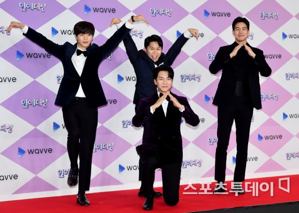 Lee Seung-gi, Yook Sungjae, Yang Se-hyeong and Lee Sang-yoon are attending the 2019 SBS Entertainment Grand Prize photo wall event held at SBS Prism Tower in Sangam-dong, Mapo-gu, Seoul on the afternoon of the 28th.The 2019 SBS Entertainment Grand Prize, hosted by Kim Sung-joo, Park Na-rae, and Cho Jung-sik, will be broadcast live from 9 pm as a venue for festivals where the hottest programs and the most loved entertainers gather in one place in 2019.December 28, 2019.