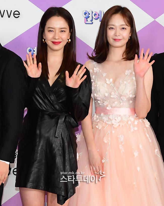 On the afternoon of the 28th, 2019 SBS Entertainment Grand Prize was held at SBS Prism Tower in Sangam-dong.The red carpet event held before the awards ceremony included Yoo Jae-seok, Ji Seok-jin, Lee Kwang-soo, Haha, Song Ji-hyo, Jeon So-min, Yang Se-chan, Lee Seung-ki, Lee Sang-yoon, Yang Se-hyung, Kim Wan-sun, Kim Kwang-gyu, Kim Do-gyun, Choi Jae-hoon, Choi Sung-kook, Choi Min-yong, Koo Bon-seung, Bruno, Kim Hye-rim, Lee Yeon-soo, Johana, Lee Eui-jung, Kang Kyung-hun, Ahn Hye-kyung, SBS entertainment program cast members attended this year, including War Boom, The Way to Home Soi Hyun, announcer team Kim Joo Woo, Jae Won, Kim Yoon Sang, Ju Si Eun, Kim Soo Min, Baek Jong Won Alley Restaurant team and My Little Old Boy team.Kim Sung-joo, Park Na-rae, and Cho Jung-sik announcer took charge of the SBS entertainment Grand Prize.