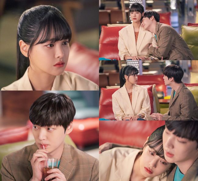 Oh Yeon-seo and Ahn Jae-hyun in Disable Humans meet a new Inflection point of relationship.In MBCs Hazardous Humans, the close relationship between Joo Seo-yeon (Oh Yeon-seo) and Lee Kang-woo (Ahn Jae-hyun) will become more complicated.In the last broadcast, the hearts of viewers were tickled by the meeting of Ju Seo Yeon and Lee Kang Woo, who confirmed each others hearts in 15 years.However, between the two, the wall of reality was high, and the house theater was painted.Ju Seo-yeon thinks that his parents death in a traffic accident in the past is his fault that he asked him to take him to see Lee Kang-woo.In the end, Ju Seo-yeon became aware of the reality that he could not reach him again.The distance between the two people, which is narrowed in the reality that can not reach like this, is adding to the sadness, and the appearance of Ju Seo Yeon and Lee Kang Woo, who are in strange contrast, are caught and interesting.In the public photo, Lee Kang-woo, who looks at Ju-yeon with a full-on look, and Ju-yeons Date scene, which is reddened with eyes as if to burst into tears at any moment.After the conversation, Ju Seo-yeon, who is leaning on Lees shoulder, is curious about what happened to them.Moreover, Ju Seo-yeon, who had no second chance of relationship with Lee Kang-woo, is relying on him, amplifying her curiosity about what kind of change of heart has occurred to her.Especially after the Date on this day, Ju Seo-yeon is aware of the reality that he can not ignore, and he is drawing a more dizzying and sad romance.It airs every Wednesday and Thursday night at 8:55 p.m.astori