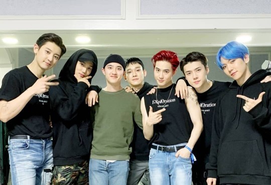 Singer EXO D.O., who is serving in the military, made a surprise visit to EXO Concert.On December 31, last year, EXOs official SNS showed pictures of EXO D.O., which was taken with members in the Concert waiting room.EXO D.O. in the photo is posing with members wearing a defense T-shirt.EXO D.O., who joined the military in July last year, visited the Concert chapter to support the members.EXO held a solo concert at Seoul Gymnastics Stadium from December 29 to 31 last year and met with fans.