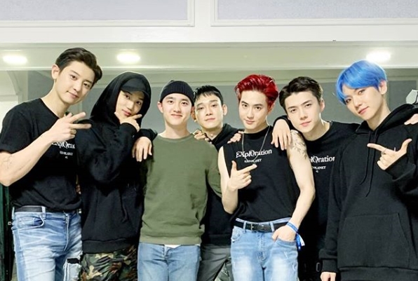 EXO D.O. (D.O.) found EXO Concert during vacationOn December 31, EXO official SNS posted photos of EXO members taken in the waiting room of Concert.EXO D.O., wearing a hat in the photo, is smiling among the members who are about to be concerted.The Military Service EXO D.O. found the Concert using the vacation period.EXO D.O., who joined the army on July 1, is in the Military service as a cook after completing basic military training.Park Su-in