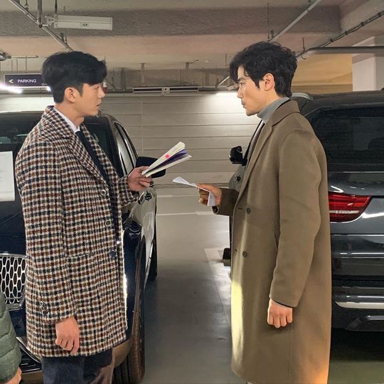 Actor Lee Ji-hoon is matching Kim Kang-woo and KBS 2TV drama 9.9 billion women ambassador.Lee Ji-hoon posted a picture on January 2 with an article entitled Our Rainbow Brother on his personal instagram.Lee Ji-hoon in the photo is wearing a jacket with brown and black checks and a script on his left hand.In front of Lee Ji-hoon, actor Kim Kang-woo in a yellow coat stands with paper in his right hand.Lee Ji-hoon and Kim Kang-woo seem to be rehearsing the KBS 2TV drama 9.9 billion women shooting while facing each other with a warm visual.Lee Ji-hoon played the role of Lee Ji-hoon, a scared chaebol son-in-law in KBS 2TV drama 9.9 billion women.Lee Ji-hoon, who Lee Ji-hoon plays in the play, is a person who accidentally steals 9.9 billion won in cash with his wife, Jeong Sung-yeon (Joe Jung-jung), and then becomes obsessed with money and teaches murder.On the other hand, Kim Kang-woo is playing the former detective Kang Tae-woo, who is trying to dig up the truth when his brother, who was carrying 9.9 billion won in cash in his car in KBS 2TV drama 9.9 billion women, dies in a traffic accident.Choi Yu-jin