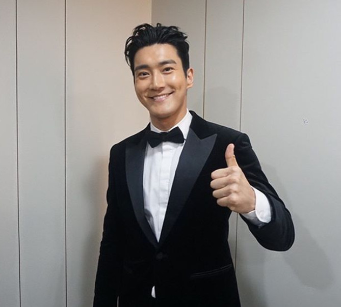 Boy group Super Junior member and actor Choi Siwon gave a speech and New Year greetings to the Excellence Award.Choi Siwon said on the 2nd day of the Instagram, Did you spend the year with your loved ones? I am so busy with the end of the year and the beginning.I am deeply grateful for your wonderful award from New Year to me. He mentioned that he won the Excellence Award for the drama People! in the 2019 KBS Acting Grand Prize.In 2019, there was a point of inexperience, and there was a criticism, but I understood it with a generous heart, and I would like to ask you for a little more growth, he said.And I hope that everything you always plan is well and filled with peace. Happy New Year. Photo Choi Siwon SNS