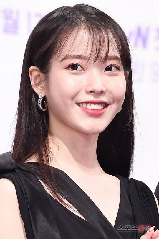 IU confirms Lee Byung-huns next film Dream appearanceOn March 3, IUs agency, Kakao M, said, IU will appear in Dream.Dream, which will be recorded as the first commercial film in IU filmography, is a new work directed by Lee Byung-hun of Extreme Job. Park Seo-joon was cast and became a hot topic.Dream is Greene, a soccer player Hongdae (Park Seo-joon), who is in the biggest crisis of his career, and a homeless World Cup top model of special national players who have caught the ball for the first time in his life.IU started its first act as Drama Dream High in 2011, and has continued its activities mainly through Drama such as Best Da Yi Shin, Pretty Man, Producers, Lovers of the Moon: Bobo Sensei, My Uncle and Hotel Deluna.Netflix original Persona was the first top model in the movie, but commercial movie Dream is the first work.Meanwhile, Dream is scheduled to crank in the first half of this year.