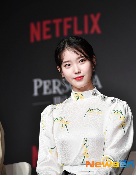 IU co-works with Park Seo-joon, appearing in Dream, the next film directed by Lee Byung-hun.An official of the movie Dream said on January 3, IU has confirmed the appearance of Dream.Lee Byung-huns next film, Dream, which was reborn as 16 million coaches as an extreme job, is a Greene delightful drama about the challenge of the homeless World Cup by a soccer player Hongdae (Park Seo-joon), who was in the biggest crisis of his career, and special national players who had caught the ball for the first time in his life.Park Seo-joon plays the role of disciplinary footballer Yoon Hongdae who was swept away by unexpected incidents; co-work with IU raises expectations.IU has already gained film experience last year with the Netflix Persona project.Meanwhile, Dream is scheduled to be my crank in 2020.pear hyo-ju