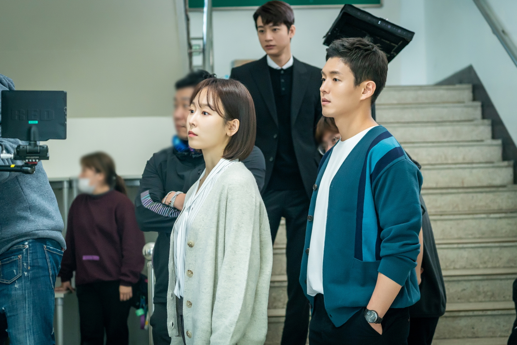 Black Dog Seo Hyun-jin, Ra Mi-ran, Ha Joon, and Lee Chang-hoon are empathizing with viewers by radiating the best team chemistry.TVN Mon-Tue drama Black Dog (director Hwang Joon-hyuk, playwright Park Joo-yeon, production studio Dragon, and Urban Works) will be on the 4th, and will catch the attention by unveiling the warm-hearted shooting scene behind the four students of the university who are responsible for pleasant laughter and warm sympathy.In the last broadcast, ahead of the resurrection of the deepening class, the courageous choice of the department of admission, which decided to face the school system problem for the students, gave a heavy echo.The department of education, which has been trying to reveal the uncomfortable truth about the pre-learning problem of private education that everyone knows but could not easily say.The voice of the painful self-reflection conveyed by Park Sung-soon (Ra Mi-ran), the head of the department of education, left a deep lull at the gathering of all fellow teachers.The first meeting of the department of admission, which encourages each other and pledges to take a step forward for students, made the hearts of the viewers warm.The existence of the high sky (Seo Hyun-jin), who is growing up as a true teacher, and the college students Park Sung-soon, Do Yeon-woo (Ha Joon), and Lee Chang-hoon (Lee Chang-hoon) who are the strong fences of the teacher in Black Dog, are the factors that double the fun and impression of the drama.The struggle of the department of admission, which does its best to win the fierce college entrance war with a hot heart toward students more than anyone else, gives a wide sympathy.Meanwhile, the scene of the full-blown shooting in the public photos shows their Moonlighting Team Chemie.I started a teaching career that was not smooth with the tag of parachute unexpectedly, but Seo Hyun-jin, who has a different level of empathy through high sky that learns his own survival strategy and goes forward.It is also interesting to shoot with Kwon So-hyun of Song Ji-sun station, which was the decisive occasion for the high sky to have the goal of the Orthodox.Song Ji-sun, a fellow teacher who has sincerely supported each other in the same position, adds warmth to the synchronized appearance of two people who look at the same place with a script and smile.If you join together in the ensuing photos, the playful appearance of the entrance department, which vertically rises the honey jam power, automatically raises the corners of the viewers mouths.Ra Mi-ran, who is smiling as cool as the smile of Park Sung-soon, the head of the department, catches the eye.The sunny faces of Ha Joon and Lee Chang-hoon, who are cultivating a lot of Lanson disciples, also convey the cheerful atmosphere of the scene.The sticky teamwork of actors captured inside and outside the camera is becoming an Engine of Youth that amplifies empathy by playing a role as a fatigue recovery agent for viewers.The passion of actors who emit pleasant energy, and the intense teamwork that can be seen by the eyes, make a drama that is complete, said Black Dog. We draw another face of the school deeper and dynamically, including competition for high school to become a full-time teacher.I hope the department will be able to play a full-fledged role.Meanwhile, the 7th episode of tvN Mon-Tue drama Black Dog will be broadcast at 9:30 pm on the 6th (Month).iMBC Kim Hye-young  Photo tvN