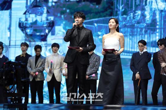 34th 2020 Golden Disk Awards with TicToc will be broadcast live on JTBC, JTBC2 and JTBC4./ 2020.01.05Lee Seung-gi - Park So-dam opens opening stage