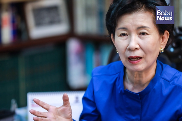 이 교수는 "먼저 출발한 아이가 반드시 먼저 도착하지는 않습니다. 제때 출발한 아이가 제때 도착하죠."라는 말로 '적기교육'의 중요성을 강조했다. 김재호 기자 ©베이비뉴스