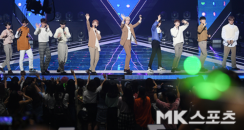 이엑스원 이미지