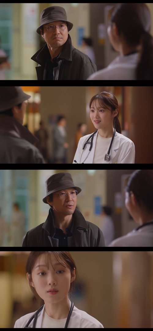 Han Suk-kyu gave Lee Sung-kyung rough advice.On SBSs new Mon-Tue drama, Romantic Doctor Kim Sabu 2, which was first broadcast on the afternoon of the 6th, Cha Eun-jae (Lee Sung-kyung) was shown talking to Kim Sabu (Han Suk-kyu).On this day, Cha Eun-jae followed Kim Sabu and called him up and said, Hello, its Cha Eun-ji.Kim said, Did not you get a call from the emergency room? Do you know that surgery is urgent?Cha Eun-jae replied, I have confirmed that the patient is currently taking CT.Kim said, Then I have to do my next job, prepare for surgery. He said, I am making a sound of chewing dog shit while I can not do it.