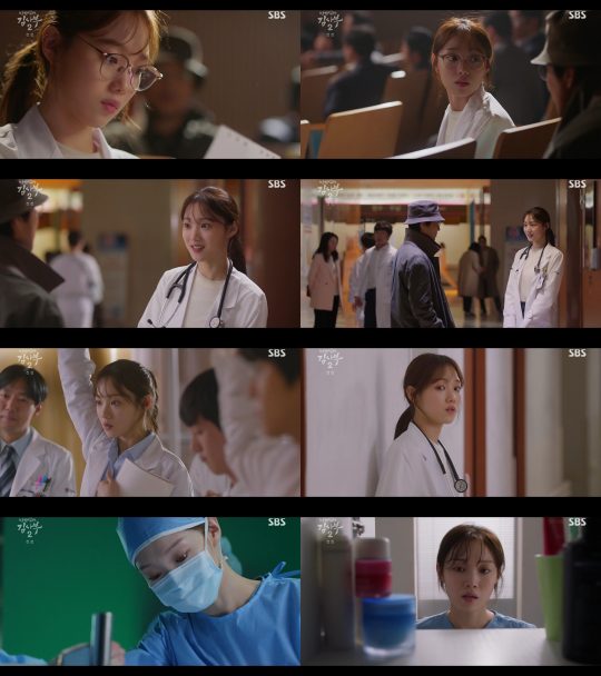 Actor Lee Sung-kyung transformed into a shimmering, glazed-eyed, hot-blooded doctor.Lee Sung-kyung appeared as Cha Eun-jae in the second year of the Thoracic Surgery Fellow in SBSs new monthly drama Romantic Doctor Kim Sabu 2, which was first broadcast on the 6th.Eun-jae is an effort-type study genius whose first place is an individual period and a hobby of studying.It looks like an elite Physician far from a word like frustration, but it is still a poor youth who has an accident due to surgical depression.On this day, Lee Sung-kyung expressed the charm of silver with his live eyes and full of joy.I was able to see the seriousness of the silver in the way I focused on the surgery scene to make more notes with round glasses and hair tied.Also, after meeting Kim Sabu (Han Seok-gyu) for the first time, he was able to confirm the aspect of a cute passionate government in the way he filled his fanciful questions and asked him a storm question or tit-for-tat to do anything better than his rival Seo Woo-jin (Ahn Hyo-seop) during medical school.In the first broadcast, Eunjae was in crisis due to serious depression and caused sadness.Eunjae is inevitably dispatched to Doldam Hospital, where he is reunited with Kim Sabu and is interested in what story will be unfolded.In addition, expectations are drawn to how Eun-jae, an unfinished youth, will overcome trauma and grow into a true Physician through Kim Sa-bu, a teacher of this era.Romantic Doctor Kim Sabu 2 is a story about the real Doctor that takes place in the background of a poor stone wall hospital in the province.