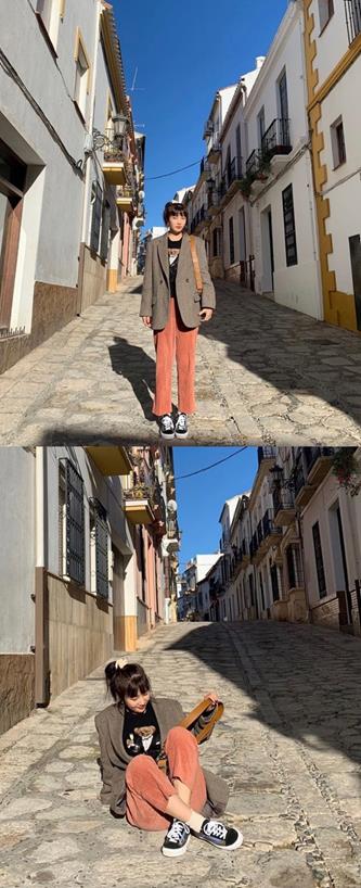 Girl group Red Velvet member Joy boasted a pictorial atmosphere.Joy posted three photos on his SNS on the afternoon of the 6th.In the photo, Joy stands on the side of the road, staring at Camera with a chic expression or showing off a lovely smile in a sitting position.Joys extraordinary fashion sense and beautiful background combine to create a pictorial atmosphere.On the other hand, Joy appeared on TVN The Wounded Tour which was broadcast on the day and boasted the sense of entertainment.Red Velvet, a group of Joys, released a new song, Psycho, on the 23rd of last month.
