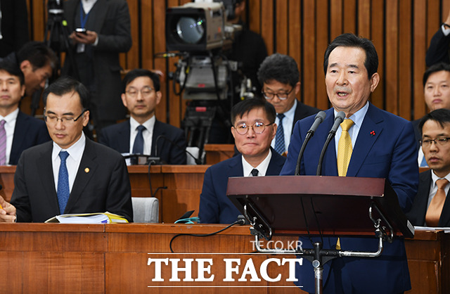 자유한국당은 7일 정세균 국무총리 후보자 인사청문회에서 의전서열과 관련해 맹공을 퍼두었지만, 오히려 황교안 대표에 대한 역공을 당했다. 인사청문회에서 모두발언을 하는 정 후보자. /국회=배정한 기자