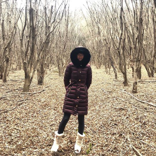 Actor Park Ha-sun reveals the status of an atmosphere goddessPark Ha-sun posted two photos on his instagram on January 7 with an article entitled Burgeon Bear.In the open photo, Park Ha-sun poses chic in burgundy padding; Park Ha-sun, who is wrapped all over the body in cold weather.Nevertheless, Park Ha-suns delicate body and elegant atmosphere attract attention.Park So-hee