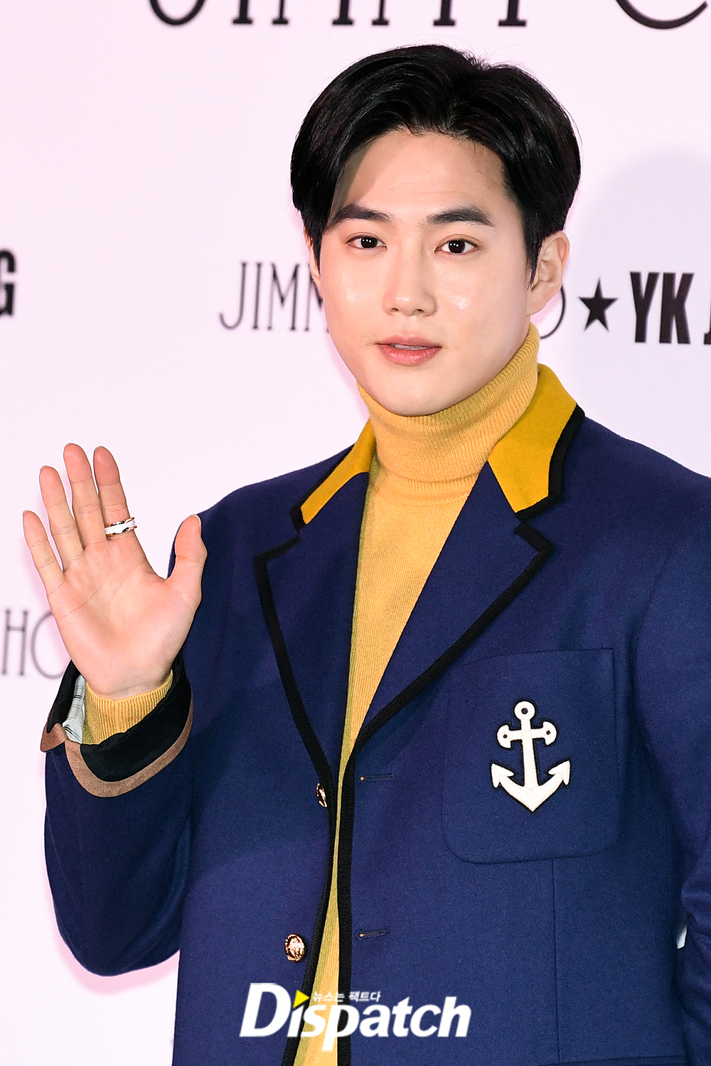 EXO Suho attended the brand event held at the Nonhyeon-dong dress garden in Gangnam-gu, Seoul on the afternoon of the 9th day.Suho was impressed with his clear skin without any blemishes on the day.shiny honey skina meeting free pass award
