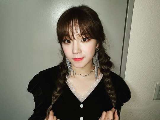Good things to do. Fairy Beautiful looks boastedGroup (woman) I-DLE member Song Yuqi boasted fresh beautiful looks.Song Yuqi posted a photo on the official Instagram of (woman) I-DLE on January 9 with the article I hope there is only 2020 good things.The photo shows Song Yuqi, who has braided her hair with a bifurcation; Song Yuqis fadingly small face size and distinctive features catch her eye.Song Yuqis lovely atmosphere also stands out.The fans who responded to the photos responded such as I am strong, I am lovely and I am so beautiful.delay stock