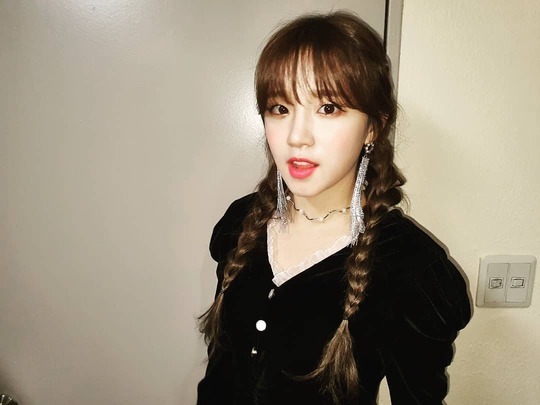 Good things to do. Fairy Beautiful looks boastedGroup (woman) I-DLE member Song Yuqi boasted fresh beautiful looks.Song Yuqi posted a photo on the official Instagram of (woman) I-DLE on January 9 with the article I hope there is only 2020 good things.The photo shows Song Yuqi, who has braided her hair with a bifurcation; Song Yuqis fadingly small face size and distinctive features catch her eye.Song Yuqis lovely atmosphere also stands out.The fans who responded to the photos responded such as I am strong, I am lovely and I am so beautiful.delay stock