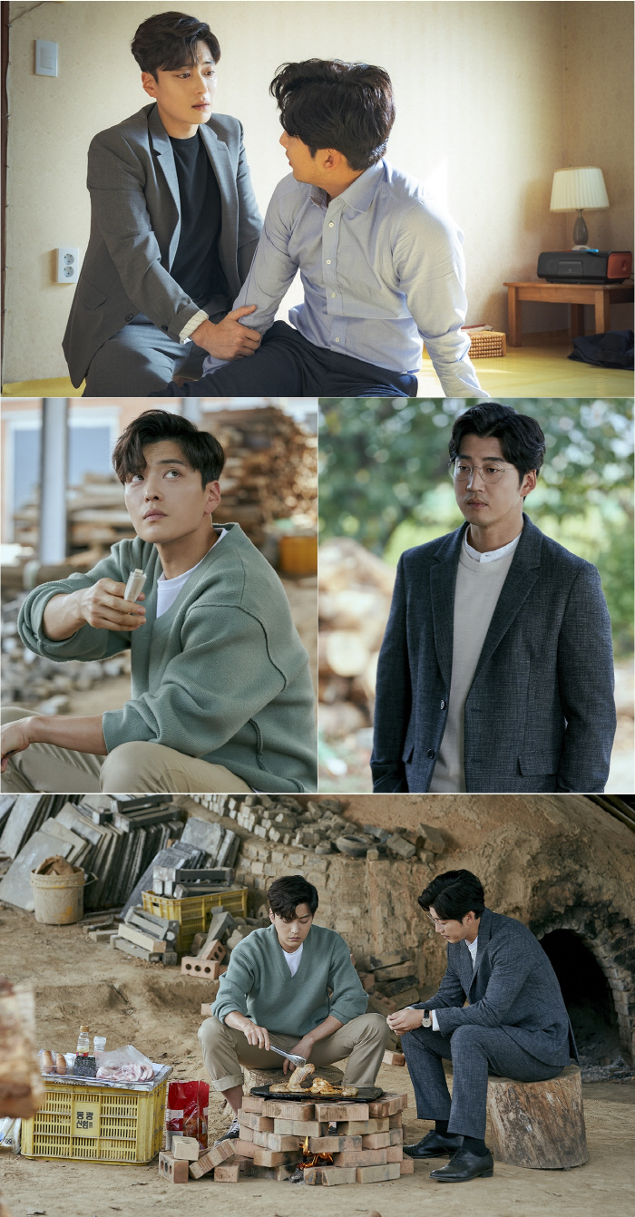 Changes also come to the rivals of Chocolate Destiny, Yoon Kye-sang and Jang Seung-jo.JTBCs Lamar Jackson Chocolate (directed by Lee Hyung-min/playplayplay by Lee Kyung-hee/produced by Lamar Jackson House and JYP Pictures) caught the different atmosphere of Lee Kang (Yoon Kye-sang) and Lee Joon (Jang Seung-jo) who had a nervous battle just after meeting on the 9th (Thursday). I did.Lee Gang and Moon Cha-young (Ha Ji-won), who tried to draw a line even in their attraction toward each other, brought the two back to the starting point in Wando, where the relationship between the two began.The two people who walked parallel lines all the time Memory of the relationship with Moon Cha-young when Lee Gang was a child finally met the intersection.Expectations are mounting that the starting point of fate will be the starting point of new love.The wind of change has also come to Lee and Lee Joon, who have continued their struggles in a situation where they have to beat each other over the giant foundation.Lee Joon has been burdened with a shocking secret that his father, Lee Seung-hoon (Lee Jae-ryong), is not a blood of a giant.While Han Yong-seol (Kang Bu-ja) collapsed due to shock, Yoon Hye-mi (Kim Sun-kyung) took the position as acting chairman of the Geosung Foundation on the pretext of Secret.The fate of Lee Kang and Lee Joon was also unknown because of the rush to the giant foundation.Meanwhile, the changed atmosphere of Lee and Lee Joon, which was released, adds to the question: Lee Joon, who went down to Wando in search of Lee.Unlike the way he was standing up, Lee Joon, who caught the river with his eyes, is interesting. The tired shoulder of the river looks sad.Lee Joon then calls Lee Gang as his own place of kiln; when he needs a mind-set, Lee Joon made pottery alone.I feel a big change of heart in Lee Joons action that called Lee Gang there.It is noteworthy whether Lee Kang and Lee Joon, who sit side by side in front of the fireplace, can shake off the long and deep evil.Lee Gang and Lee Joon have been competing for the succession of the giant foundation for their entire lives, but there have been changes for both of them.After her mother died, Lee Kang, who had lived only to have a giant foundation for the purpose of revenge, refused Han Yong-seols proposal to hand over the foundation if the giant hospice was closed.Lee Joon recalled the confession of Moon Cha-young, who recalled the collapse of the department store, and recalled the words of Lee Kang-mo, who was going to leave for Wando with Lee Kang as a child.Here, my fathers secret is added and I am confused.The relationship between Lee Kang and Lee Joon surrounding the giant foundation is tense because it can affect the hospice of the giant hospice.This weeks broadcast, Lee Joon, who watched the conflict over the giant foundation, goes down to Wando to find the river.A lost and shaken Lee Joon gets an unexpected answer through the bigang, which begins awakening in Wando.I recall happy memories as a child and draw out the feelings that are buried deep in my heart.Igang and Lee Joon, who have been breathtaking as Destinys rivals since childhood because of their greed, said the Chocolate production team.We also want you to watch the choices of the two at the peak of the conflict over the successor to the giant foundation, he said. The growth and change of the two people through their experiences at the giant hospice will give another echo.The 13th episode of JTBCs Lamar Jackson Chocolate will air on Friday, January 10 at 10:50 p.m.