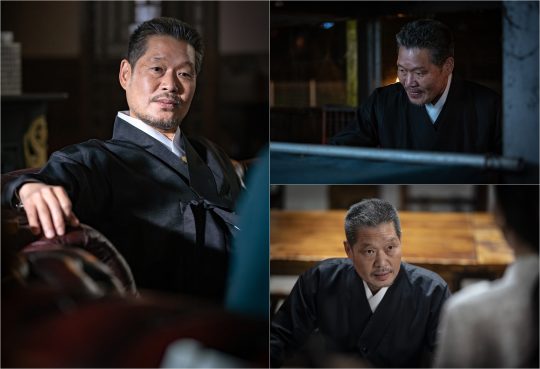Yoo Jae-myung of JTBCs new gilt drama Itaewon Klath stands in front of viewers with another face that I have never seen before.The production team of Itaewon Klath (playplayed by Cho Kwang-jin and directed by Kim Sung-yoon) released a shooting scene of Yoo Jae-myung, which captivates the eye with its extraordinary presence on the 10th.The Itaewon Clath, based on the next webtoon of the same name, deals with the rebellion of youths who have united in stubbornness and persuasion in an unreasonable world.Yoo Jae-myung plays Jang Dae-hee, chairman of Jangga, the big hand in the food service industry, who is an authoritative figure in the reality that the rules of the Yakyukgangsik rule dominate.There is nothing scary about Chairman Chang, who has lived for more than a few years, from the bottom of nothing to the formation of a huge company called Jangga.But he reunites with Park Seo-joon, who believes in only one conviction and a fuss, and sets up a confrontational angle.In the open photo, Yoo Jae-myung has a lot of room and grace, and with a pale smile, he made the character Jang Dae-hee expect it.The production team of Itaewon Klath said, Yoo Jae-myung is a role that expresses the original character more intensely and raises the tension of the drama.We will be able to see the true value of the actor who believes and sees trust by being alone, he said. The synergy effect between Park and Park Seo-joon, who will face a hot act in the rivalry between Park and Jang Dae-hee, is another point of view.Itaewon Klath will be broadcast for the first time on the 31st.