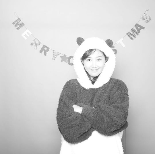 Group Girls Generation member Kwon Yuri boasted fresh beauty.Kwon Yuri posted several black and white photos on his instagram on January 10 with an article entitled Remember?! Um... I want to see you again.Inside the picture was a picture of Kwon Yuri in a cute bear outfit, who smiles at the camera.Kwon Yuris disappearing small face size and fresh beauty catch the eye.delay stock