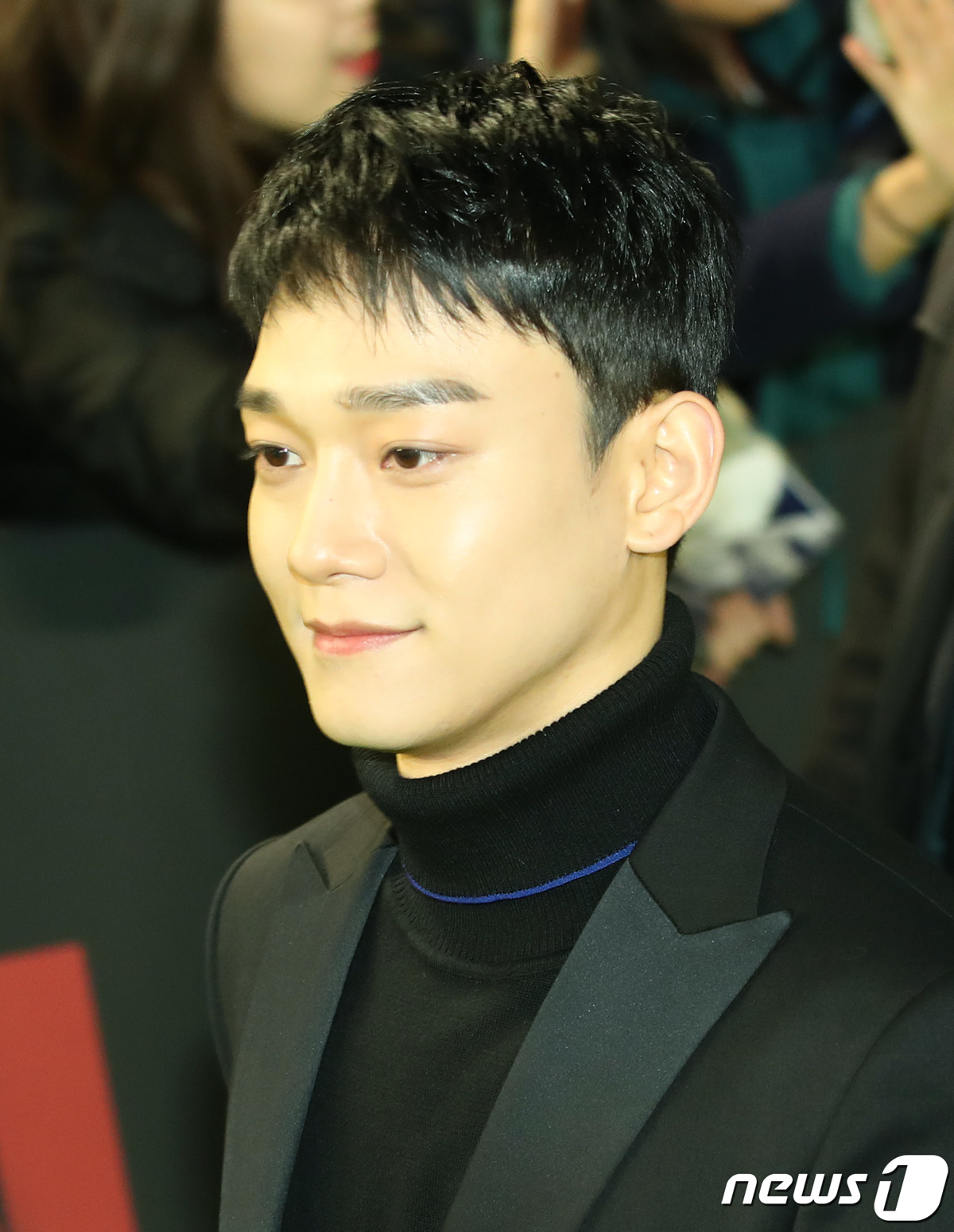 SM Entertainment (hereinafter referred to as SM) announced on the 13th that Chen will marriage with non-entertainer GFriend.SM said, Chen meets a precious relationship and marriages. The bride is a non-entertainer, and marriage ceremony is planned to be held reverently by only the families of both families. Chen was also the first to inform fans of this.I have a GFriend who wants to spend my life together, Chen said, posting a handwritten letter to the official fan club community. I was worried and worried about what would happen due to these resolutions, but I wanted to communicate a little early so that the members and the company, especially the fans who are proud of me, I told him.In the meantime, blessings came to me, he said. I was very embarrassed because I could not do the parts I planned to discuss with the company and members, but I was more encouraged by this blessing.The fans who heard the news responded that they were sudden and amazing but are cheering that it is good to see the courage to tell the fans first.SM officials responded that they were cautious about the details of Chens marriage period and devotion period, and said, There is no change in EXOs schedule and I would like to ask for your support in the future.Chen debuted as EXO in 2012 and has grown into a global idol in the top ranking in Korea.