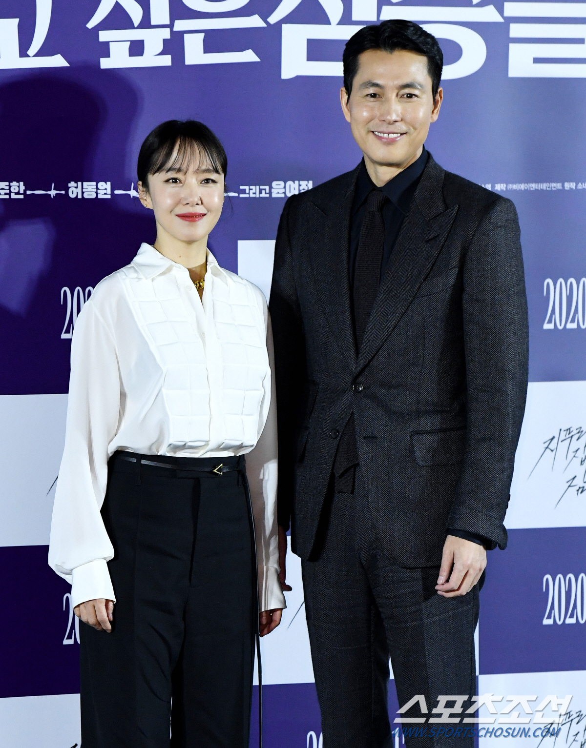 Chungmuro Acting Genius and Passion Beasts united through the crime thriller The Beasts Who Want to Grab a Jeep (directed by Kim Yong-hoon, produced by BA Entertainment and Megabox Central PlusM).In particular, Actor Jeon Do-yeon and Jung Woo-sung, who are considered to be the best actors in Chungmuro, are expecting to be the first co-work since debut.The beasts who want to catch even the straw is a work that depicts the stories of ordinary humans planning the worst of the worst to take the money bag, the last chance of life.The animals who want to catch the straw, which is a film about the same name by Sonne Kasuke, took off the veil through the production report of Beasts who want to catch the straw held at Megabox Seongsu in Wangsimniro 50, Seongdong-gu, Seoul on the 13th.The worst Choices and the result of the most ordinary human beings, such as the shaky head, the civil servant, the housewife whose family collapsed, to escape the desperate situation. The characters in the movie were all caught in the corner because of the inevitable situation, and the theme consciousness that human nature is not evil.Based on this dense story, the animals who want to catch a straw, which boasts a new and unique composition and a restless development, is more than anything else called Chungmuro All-Star Game.Jung Woo-sung, Actor Youn Yuh-jung, Chungmuro Blue Chip Shin Hyun-bin and Jungaram, who won the 40th Blue Dragon Film Awards Academy Awards in November last year, led the Queen of Cannes Jeon Do-yeon.Among them, the point of observation is Jeon Do-yeon, who does not mind the transformation of each work.In The Animals Who Want to Hold a Jew, Jeon Do-yeon transformed into Michelle Chen, a bar president who dreams of a completely new life away from the dark past.Before that, a large amount of money appeared to be able to liquidate everything and live a new life.A character who lives solely for himself uses the vain hope of those who are in despair to make a big edition of crime.Jeon Do-yeon, who opened the screen in 2020 as a former-class Sen Character, said: I was offered a Character who draws a big picture to take the money bag.Once the scenario was fun, it could be an obvious genre, but the dramatic scene was really fresh.So I became Choices. He also said why he chose the work. He also said about the character he had Acted, Michelle Chen Character had a strong feeling.So I tried to make it as hard as possible and naturally act.There are two images of Michelle Chen, who Taeyoung knows, and Michelle Chen, who Taeyoung does not know.Michelle Chen, who Taeyoung knows, is very lovely, but now I am a little ashamed. Jung Woo-sung, who predicted the birth of a new character in Beasts who want to catch straw as well as Jeon Do-yeon, also raises expectations.Jung Woo-sung, in the play, Acted Taeyoung, a port park that planned the last tang because of his lover who disappeared leaving a huge debt in his future.While he was living an uneasy life with all kinds of threats from the loan shark with the debt and interest left by his lover, he will show off his charm as a changing person with a large amount of money that can change his life before him.Jung Woo-sung said: The character I Act is a hero; a dog when it is buried, and a human who does not know what it is buried.I am a puppy when I am buried, but I do not know my own situation and I try to control everything by knowing that I am a lion of the jungle.I am a human being who can not do bad things, but I have been acting in the illusion that I will get perfect revenge for Michelle Chen who has soaked my feet in bad things and left me. Jung Woo-sung said that even if he tried to cover up with his clothes, his shining appearance was not covered.It is Jung Woo-sung who gave a unique joke to the costume directors sigh that his appearance was not the only trouble.The humor and wit of Jung Woo-sung will also shine in the brutes who want to catch even the straw, which wittyly captures the ironic situation.In addition, Jung Woo-sung is the first work since the 40th Blue Dragon Film Awards, which collected topics last year, and presented The Animals Who Want to Hold a Jeep.Of course, the weight and encouragement of the prize are very important, but it seems to be more important to show a clear act to my colleagues in front of me.I tried to do my best in the animals that want to catch even straw. I hope that such a figure will be reflected well and delivered to the audience. The hard-carrying Jeon Do-yeon, Jung Woo-sungs activities will be included in the brutes who want to catch straw, which is the first co-work since the debut of the two actors.Jeon Do-yeon, who debuted in 1992 as MBC drama Our Heaven and was 28 years old in his acting career this year.And Jung Woo-sung, who entered the 26th year with the 1994 film Gumiho (director Park Hun-soo), was a youth star who led the 90s, but unfortunately, the opportunity to co-work in one work was rarely given.Jeon Do-yeon and Jung Woo-sung, who have been in the first co-work with brutes who want to catch straws in more than 30 years, are expected to capture the theater in February with unfamiliar and familiar chemistry.Jeon Do-yeon said, I knew it on the spot. We hit our first co-work. Somehow it was awkward and embarrassing. It took time to adapt.I was so sorry. I thought I wanted to play with Jung Woo-sung for a little longer.Jung Woo-sung asked if there is a work that is preparing for the current director, so I asked if there is any other character.I do everything these days, but I could not cast it. Jung Woo-sung said: I wanted to be with Jeon Do-yeon so Ive Choices this work. I mean it.Many people think that Jeon Do-yeon and I have worked together in the meantime, but in fact we have never been together.I wanted to co-work together, but I got co-worked at this opportunity. It was a short but fun work. I thought it was a friend, but I had a sense of distance when I was working.Later, Jeon Do-yeon said it was awkward at the scene, and I thought it was a Character Acting; Id like to see you again in another movie later on.The beasts that want to catch straw are Jeon Do-yeon, Jung Woo-sung, Bae Sung-woo, Jung Man-sik, Jin Kyung, Shin Hyun-bin, Jungaram, Park Ji-hwan, Kim Jun-han, Heo Dong Won, Its a piece.It will be released on February 12th.