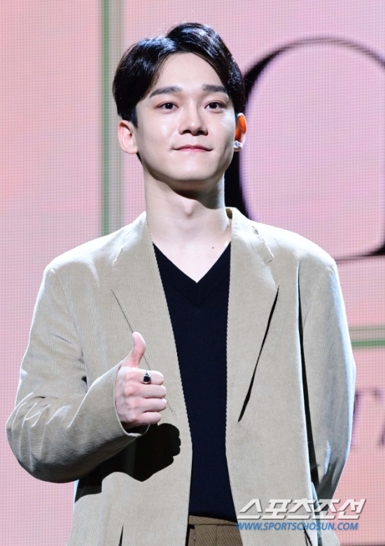 EXO Chen has become a EXO No. 1 married man with the announcement of marriage, and the reaction of fans is mixed.On the 13th, EXO agency SM Entertainment announced the news of Chens marriage through the official position, saying, Chen has met a precious relationship and marriage.According to his agency, Chens prospective bride is a non-entertainer, and everything related to marriage and marriage is conducted privately according to the familys will.I will continue to pay back to Chen as an artist, he added.Earlier, Chen posted a handwritten letter through the official fan club community and announced the marriage news in advance.I have a GFriend who wants to spend my life together, Chen said. I was worried and worried about what will happen due to these resolutions, but I wanted to communicate with the company and the members who have been together, especially the fans who are proud of me, so that I would not be surprised by the sudden news.Then, blessings came to me.I was very embarrassed because I could not do the parts I planned with the company and the members, but I was more encouraged by this blessing.  Thank you to the members who really congratulated me and gave me a lot of love to the fans who are so grateful and lacking.I will always show you that I do not forget my heart, I will do my best in my place, and I will repay the love I sent you. Fans seem shocked by Chens sudden marriage news, as love for idols, especially marriage, has been taboo.Due to the nature of the idols job that instills similar love feelings, the sudden marriage news of Korean Wave star Chen left many fans disappointed.But another fan is celebrating Chen with heartfelt congratulations: even if its an idol, love and marriage are just my choice.In particular, he praised Chens responsibility and sent him a message of support.On the other hand, Chen made his debut as EXO in 2012 and was loved by Asia Discharge as a representative K-pop star.Chen, who was recognized as the main vocalist of EXO, released April, and Flower last year and started solo in his debut seven years.Hi, Im ChenI have something to tell you fans, so I wrote this.Im very nervous and nervous about how to start talking,I want to be the first to tell you fans who have given me so much loveI post it in a short sentence.I have a GFriend who wants to spend my whole life together.I was worried and worried about what would happen due to this decision,The members and the company that have been together, especially the fans who are proud of meId like to get word out a little early so you dont get surprised by the sudden news,I was communicating with the company and consulting with the members.Then a blessing came to me.I can not do the parts I planned with the company and the members.I was very embarrassed, tooI have been more empowered by this blessing.I could not delay the time anymore while thinking about when and how to tell youI was very careful.I am so grateful to the members who have sincerely congratulated me on hearing this newsI am deeply grateful to all the fans who send me love for me.Always thank you for your heart, always doing your best in my place,Ill show you how to repay the love you sent me.Thank you all the time.