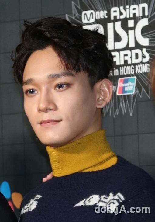 Chen said in a letter released on his SNS on the afternoon of the 13th, I have a GFriend who wants to spend my life together. I wanted to tell you a little early, I was communicating with the company and consulting with the members.Blessing came to me, he said. I was very embarrassed, but I was more empowered by this Blessing.Chen said, I am deeply grateful to the fans who are so grateful to the members who have sincerely congratulated me on hearing this news and sending me love for me.On the other hand, SM Entertainment, a subsidiary company, said, Chen met a precious relationship and became marriage.The bride is a non-entertainer, and the marriage ceremony is planned to be held reverently by only the families of both families. Next is EXO Chen handwriting letterHi, Im ChenI have something to tell you fans, so I wrote this.Im very nervous and nervous about how to start talking,I want to be the first to tell you fans who have given me so much loveI post it in a short sentence.I have a GFriend who wants to spend my whole life together.I was worried and worried about what would happen due to this decision,The members and the company that have been together, especially the fans who are proud of meId like to get word out a little early so you dont get surprised by the sudden news,I was communicating with the company and consulting with the members.Then Blessing came to me.I can not do the parts I planned with the company and the members.I was very embarrassed, tooIve become more powerful in this Blessing.I could not delay the time anymore while thinking about when and how to tell youI was very careful.I am so grateful to the members who have sincerely congratulated me on hearing this newsI am deeply grateful to all the fans who send me love for me.I always do my best in my place, without forgetting my gratitude,Ill show you how to repay the love you sent me.Thank you always.digital news team