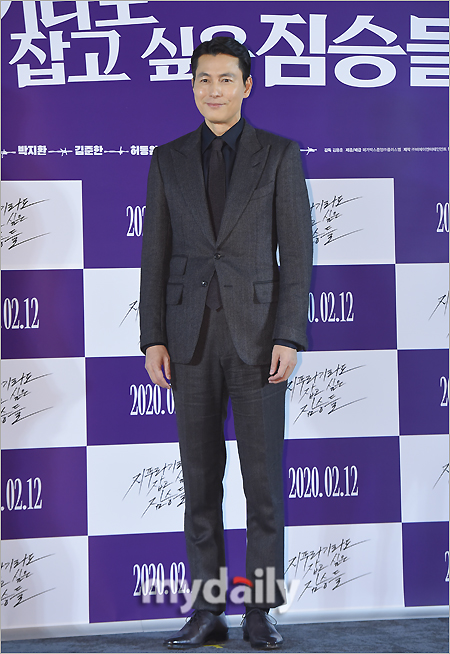 Actor Jung Woo-sung attended the report on the production of the movie Beasts Wanting to Hold a straw at Megabox in Seongsu-dong, Seoul on the morning of the 13th.