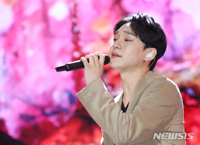 SM Entertainment, a subsidiary company, said on March 13, Chen met a precious relationship and marriage.The bride is a non-entertainer, and the marriage ceremony is planned to be held reverently by only the families of both families. An SM official said, Chen will continue to work hard as an artist in the future. I would like to ask Chen to give me many blessings and congratulations.Chen made his debut with EXO members in 2012 and became a representative Korean Wave group member with hits such as Growl. He also topped the music charts with his solo career.It is unusual for a world-renowned idol to suddenly announce the news of marriage.Chen is said to have decided to make GFriend a pregnancy and Chen a marriage.Chen wrote on the official fan club community Lysn on the day to announce the news of Chen marriage.I have a GFriend who wants to be with me for the rest of my life, he said Confessions.Chen confessed that before the marriage decision, he was worried and worried about what would happen with marriage.However, he said, I wanted to communicate a little early so that the members and the company, especially the fans who are proud of me, would not be surprised by the sudden news, and I was communicating with the company and consulting with the members.Then, I was informed indirectly that the blessing came to me.Chen said, I was very embarrassed because I could not do the parts I planned with the company and the members, but I was more encouraged by this blessing. I was careful because I could not delay the time anymore while thinking about when and how to say it.I am deeply grateful to the fans who are so grateful to the members who have sincerely congratulated me on hearing these news, he said. I will always show my gratitude, my best efforts in my place, and my reward for the love I have sent.SM all situations related to marriage are closed