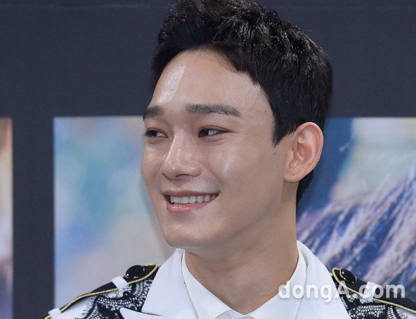 Chens agency SM Entertainment said on March 13, Chen has met a precious relationship and marriage. The bride is a non-entertainer, and the marriage ceremony will be held reverently by only the families of both families. In particular, the blessing has come.I was very embarrassed because I could not do the parts I planned with the company and the members of the year, but I was more empowered by this blessing. Hi, Im Chen.I have something to tell you fans, so I wrote this.I am very nervous and nervous about how to start talking, but I want to be the first to tell the fans who gave me so much love.I have a girlfriend who wants to spend my whole life together.I was worried and worried about what would happen due to this decision, but I wanted to communicate with the company and the members who have been together, especially the fans who are proud of me, so that I would not be surprised by the sudden news.I am deeply grateful to the members who have sincerely congratulated me on hearing this news and to the fans who are too grateful and are very loving to me.I will always show you how to thank you, always do your best in my place, and repay your love. Thank you always.