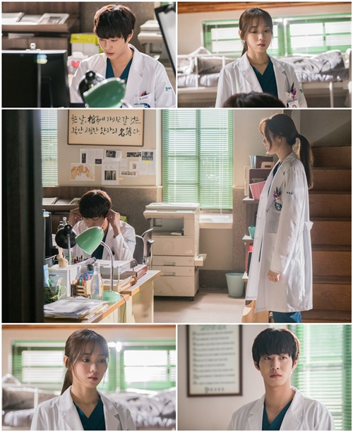 The moment of Youth Doctors Right, in which romantic doctor Kim Sabu 2 Lee Sung-kyung and Ahn Hyo-seop hit like a time bomb, was captured.On the 14th, SBS Mon-Tue drama Romantic Doctor Kim Sabu 2 released Lee Sung-kyung and Ahn Hyo-seops still cut.Lee Sung-kyung and Ahn Hyo-seop in Romantic Doctor Kim Sabu 2 are playing the role of Seo Woo Jin, a cynical and expressionless livelihood writing surgeon, in each of the hard work genius thoracic surgeon Fellow Cha Eun-jae and all.Above all, Lee Sung-kyung and Ahn Hyo-seop are focusing attention on the site of One-to-One Sovereignty, which avoids each others eyes and amplifies tension.In the drama, Cha Eun-jae and Seo Woo Jin are giving a cold energy in the country.Cha Eun-jae looks at Seo Woo Jin with a sad look, while Seo Woo Jin is ignoring Cha Eun-jae without looking at him.As the atmosphere of the time bomb, which is likely to burst at any moment, continues, it raises questions about why the two people have made a youthful confrontation and what the conversation will be about.The subtle stories that have been going on since the college days of Cha Eun-jae and Seo Woo Jin in the drama are being included in the epilogue, amplifying the more exciting story development, said Samhwa Networks. Lee Sung-kyung, Ahn Hyo-seops co-work emits more exciting chemistry every time.I would like to ask for the shooter on the 14th (today) to see how Cha Eun-jae and Seo Woo Jin will meet Kim Sa-bu at Doldam Hospital and grow up, he said.