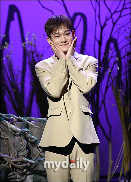 The group EXO Chen (Kim Jong-dae) has been attracting hot attention for its surprise marriage announcement.Fans are also responding to news such as sudden marriage and pregnancy, as well as demanding a withdrawal.EXO Chen said on the official website of EXO on the 13th, I am very nervous and nervous about how to start talking, but I want to be honest with the fans who gave me so much love.I have a girlfriend who wants to spend my life together. Chen said, I was worried and worried about what would happen due to these resolutions, but I wanted to communicate a little early so that the members and the company, especially the fans who are proud of me, would not be surprised by the sudden news, and I was communicating with the company and consulting with the members. Then, blessing came to me.I was very embarrassed because I could not do the parts I planned with the company and the members, but I was more encouraged by this blessing.I was careful because I could not delay the time anymore while worrying about when and how to tell you. It was reported that Chen had already raised the marriage ceremony at the cathedral on the day of the marriage announcement.The prospective bride is also known as seven months of pregnancy, but SM denied it was not true.Fans are also celebrating the second act of marriage and 2 years old, as they are surprised at Chens surprise marriage announcement.Especially, as Chen is a direct news to fans himself, fans are also cheering with warm hearts.However, the sudden marriage news of idol is not a few rejections.Not only the news of Chens marriage, a member of EXO, a one-top idol that is loved not only in Korea but also overseas, but also the resentment of premarital pregnancy has been added.It is also damaging to the team, and a statement of request for withdrawal has appeared, and attention is focused on future moves.