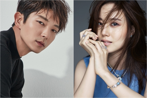 TVN said Lee Joon-gi and Moon Chae-won were cast as the main actors in the suspense melodrama Flower of Evil between the cheating husband and the cheating wife on the 14th.Lee Joon-gi is a man who hid a brutal past and changed his identity, and Moon Chae-won is divided into a homicide detective woman car support who tracks his past.Kim Chul-gyu PD of Confession and Mother is in charge of the production, and the author of the play was written by a new artist Yoo Jung-hee.Flower of Evil is scheduled to air on tvN this year.