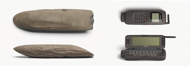 ‘핀란드 디자인 1만년’전에 함께 나온 핀란드 출토 구석기 유물인 양날도끼와 1990년대 출시된 노키아사의 핸드폰.