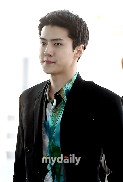 EXO Sehun is leaving for Paris, France, through Incheon International Airport on the afternoon of the 15th.