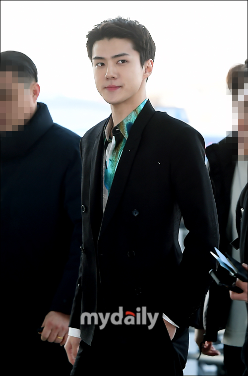 EXO Sehun left for Paris, France, on the afternoon of the 15th, via the Incheon International Airport.