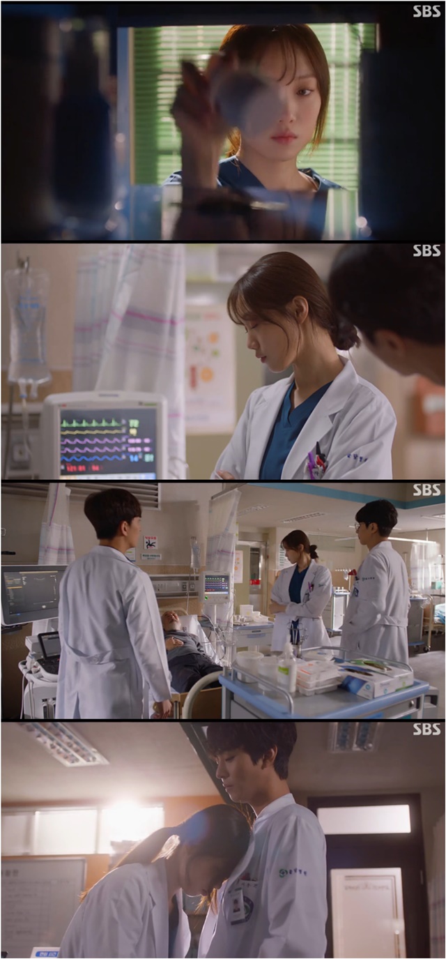 Where are the flowers that bloom without shaking?In SBS drama Romantic Doctor Kim Sabu 2, Lee Sung-kyung is seen as a character of a misunderstood and misunderstood, but like the poem of poet Do Jong-hwan, all the beautiful flowers in the world are shaken and stretched out.In the 4th episode of SBS monthly drama Romantic Doctor Kim Sabu 2 (playplay by Kang Eun-kyung/directed by Yoo In-sik and Lee Gil-bok), which was broadcast on January 15, Cha Eun-jae, who has a phobia of surgery, took a tranquilizer ahead of the burdensome surgery.As a result, the operating room was filled with Seo Woo Jin (Ahn Hyo-seop), but Cha Eun-jae, who was already drunk, was embarrassed by the medical treatment and the gibberish.Then Cha Eun-jae misunderstood Seo Woo Jin and hurt him with words, and he was drawn as a person without iron.As he started season 2 of Romantic Doctor Kim Sabu, he newly introduced major characters such as Seo Woo Jin and Cha Eun Jae.Among the two characters, Seo Woo Jins growth was handled in a deeply in-depth manner, and Cha Eun-jae portrayed it as a Glycyrrhiza uralensis in a pharmacy that gives fun.Lee Sung-kyung, who plays the role of Cha Eun-jae in the drama, has also added the modifier Public Character because of his acting, but the shaking that she endures in the drama is not somewhat fun.It was revealed that the reason why Cha Eun-jae, who has a phobia of surgery, failed to quit his doctors job until he touched the medicine in the SBS drama Romantic Doctor Kim Sabu 2 broadcast on January 13 was Mom.It was revealed to Cha Eun-jae that her mother was a special being from the first time. When Cha Eun-jae was hurt, she often called her mother from time to time.While the number of calls to Cha Eun-jae is decreasing as she comes to Doldam Hospital, it is clear that her mother can still depend psychologically on her.It is presumed that there is a hidden story because the existence of mother to Cha Eun-jae is so special, but the mention of Father does not appear in a hemisphere.In the 4th SBS drama Romantic Doctor Kim Sabu 2, the phobia of surgery by Cha Eun-jae does not interfere with blood or other medical activities, but it is revealed through Kim Sabu (Han Seok-gyu)s mouth that it occurs only when entering the operating room.The drama presented three clues about the phobia of surgery by Cha Eun-jae: Father, the body and the operating room.Although Cha Eun-jaes depth of trauma in the play has not yet been dealt with in a significant way, some people have been saddened by the fact that she is only suffering from the public without iron.Choi Yu-jin