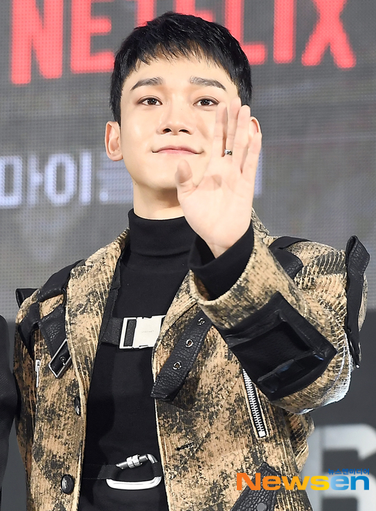 EXO Chen announces marriage afterstorm...Exit vs personal privacy fandom split EXO Chens sudden marriage announcement has been gathering topics for three days, and the reactions of fans are mixed with the pole.EXO Chen wrote in a handwritten letter on January 13th, I have a girlfriend who wants to spend my life together.I wanted to communicate with the company and consult with the members so that the members and the company, especially the fans who are proud of me, would not be surprised by the sudden news.Then, blessings came to me, said Marriage and the news of pregnancy.SM Entertainment also said, Chen has met with a precious relationship and marriage. The bride is a non-entertainer, and marriage ceremony is planned to be attended by only two families.However, after the announcement of Chen and SM Entertainment, the reactions of EXO fans were mixed with the pole.Some fans cheered Chens subsequent moves with responses such as Be happy, Respect for choice, Responsibility is cool, Idol is a person.However, some criticized Chen, saying, It is a selfish choice that does not feel the least consideration for fans and team members.As shown in this response, the keyword Chen Eviction has been uploaded to the main portal site in real-time search terms, and the Twitter real-time trend has also seen celebration of Chen withdrawal.The online community Dish Inside EXO Gallery also announced a statement calling for withdrawal and withdrawal of support from EXO Chen.The group EXO is the name that fans and members have kept together even after many difficulties since its debut, and I declare a boycott of all Chens activities as of today because I dont think Chen is qualified to be together, the fans said, and demand that SM Entertainment announce its position as soon as possible.While the controversy has not been reduced for the third time in the stark confrontation of fans, Chen and SM Entertainment have not released any separate positions since then.It is noteworthy whether Chen will be able to turn the fans minds, which are pouring disappointment and anger, to continue their activities as scheduled.Lee Ha-na