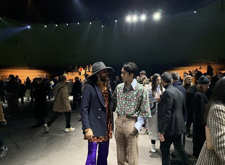 EXO Kai has unveiled a presence at the Gucci Collection fashion show.On the afternoon of the 14th, Kai released a photo on his Instagram with a gucci hashtag.In the photo, I was curious about the appearance of Actor Jared Summer, who played Joker in the movie Suicide Squad.Kai was selected as the male global ambassador for the fashion brand Gucci and attended the Gucci 2020 F/W Menz Collection Fashion Show at Palazzo delle Scintille, Milan, Italy, on Friday.The netizens who saw this responded such as It is good to see Joker and Kai meeting and Human Gucci Kai.Kai is showing an active way of communicating with fans, leaving a letter saying Thank you for making a happy memory on his 14th birthday.