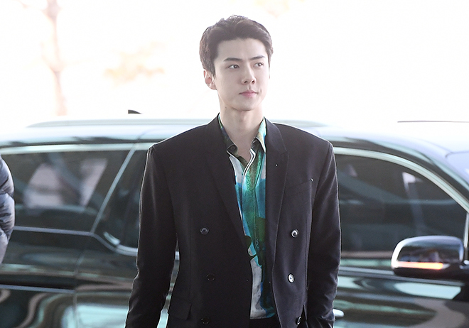 EXO Sehun departed to Paris, France, through Incheon International Airport on the afternoon of the 15th.EXO Sehun Departure