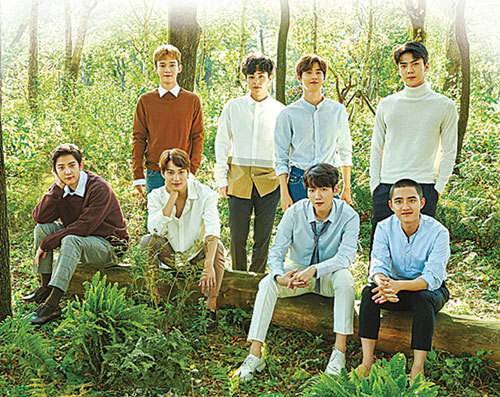 Recently, it has been a Nature Republic that has launched collaborative products with EXO and has been actively promoting global campaigns together, so there are various interpretations about sudden breakup news.Some analysts say it is a measure that follows the controversy surrounding the recent news of marriage and female friend, Chen (real name Kim Jong-dae), and the fans demanding the exit.However, Nature Republic said it does not care about the termination of the contract and the Chen issue.According to News 1 quoted the cosmetics industry on Thursday, Nature Republic decided to terminate its contract with EXO, which has been working as a model for the company since 2013, without extension with the expiration of the 29th.In fact, last year, we launched the special edition EXO Edition Water Tint, a collaboration product.The previous day, the company also released a makeup picture of the 12 Shades of Light concept to announce the news of the launch of the global color makeup campaign.In addition, Nature Republic has released a number of collaboration products such as EXO Hand Cream.Chen posted a handwritten letter to social media account Instagram on the 13th, telling her about the marriage and pregnancy with the womens Friend.This news has caused a big fire, such as the implementation of major portal sites, rising and rising in search terms, attracting attention and being reported through multiple media.Since then, Fandom has expressed his disappointment with Chen, who has reported sudden pregnancy news, and has issued a statement demanding his exit.EXO-L ACE Alliance, the official fan club of EXO, issued an official statement the day before and pointed out that Chens arbitrary behavior seriously undermined the image of EXO.Chen then declared his support for acting as an EXO member and demanded his withdrawal from his agency SM Entertainment.As for whether to decide on the follow-up model, he said, It is still not yet decided.As Nature Republic has decided to break up with EXO in the absence of a new contract with the next exclusive model, EXO fandom is expected to be full of rumors.