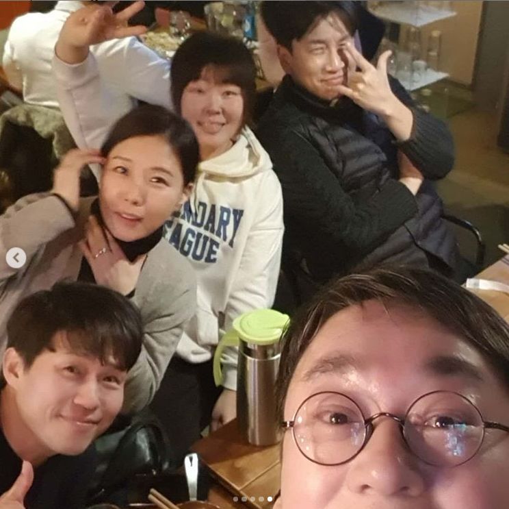 On June 18, Nam Jun-bong wrote on his Instagram, Thank you all for the production of JTBCs Sara Sugarman.It is a blessing just to be in the same place with all the time back in time. In this article, he said, The yeochi (travel sketch) is a wonderful night to realize that I am a family before I am a singer. I am talking about the ten days I can feel together and worry about it.Please join us, thank you, he added.In the photo, members of the travel sketch posed at the restaurant, with a playful pose and bright expression revealing the joy after the Sara Sugarman stage.On the other hand, the travel sketch appeared on Sara Sugarman broadcast on the 17th.