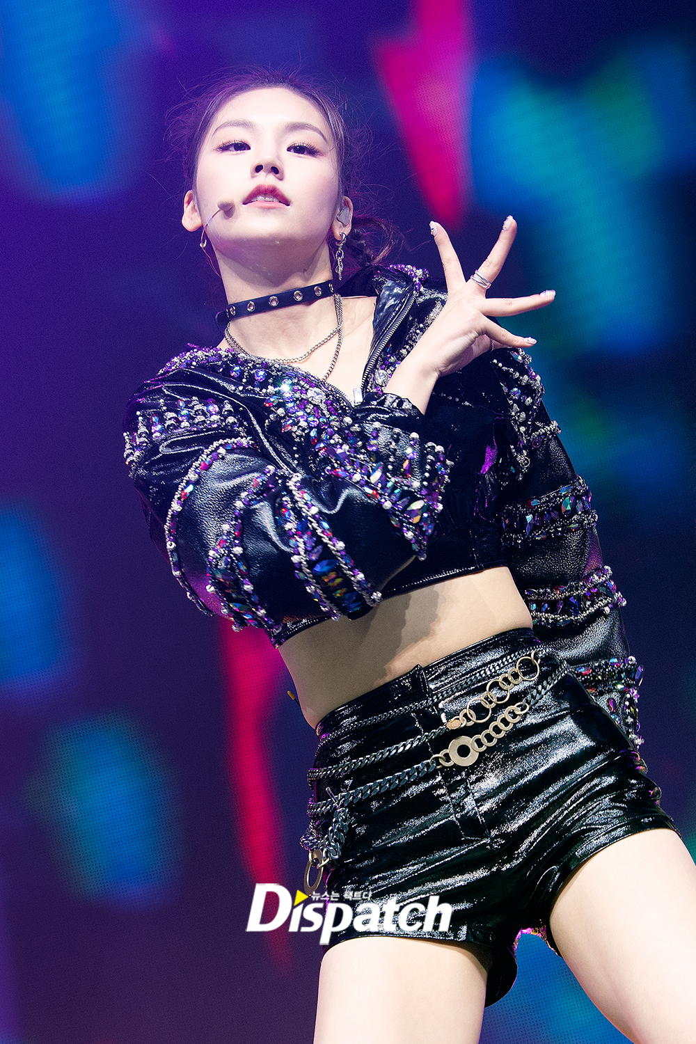 ITZY Yezi showed off his main dancer dignity.ITZY hosted the North American tour ITZY? ITZY! at Novo, LA, on the 18th (Korea time). About 2,000 local fans gathered to give a hot response.Yezi was chic with a black look on the day, attracting attention by introducing sophisticated performance on the hit stage.Meanwhile, ITZY will continue to hold showcases in Minneapolis on the 19th (local time), Houston on the 22nd, Washington on the 24th, and New York on the 26th.ITZY Main Dancer (Yezi)La Moon Force Performance.intense charismagaze-stealing performer