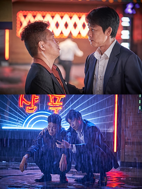The movie The Animals Who Want to Hold the Spray is a crime scene of ordinary humans planning the worst of the worst to take the last chance of life, the money bag.Jung Woo-sung, who has attracted the attention of the audience with his colorful charms from heavy charisma to gentle and soft appearance, and Bae Seong-woo, who has played a big role as a new steer in the box office work, have been attracting attention by showing the Wing it Acting, which is praised by the production team.Jung Woo-sung, who plays Taeyoung, a port official who has been suffering from debts due to his lost lover, has predicted a new and human charm through his natural appearance such as a crumpled shirt and a disheveled head.Jung Woo-sung, who has Wittly portrayed the ironic situation that takes place in the process of the unpredictable story, is the back door that showed various Wing it during shooting and boasted the Wit instinct that has been hidden.Bae Seong-woo, who continues his familys livelihood with night sauna Alba after the business failure, completed a real character that does not distinguish between real and movie with a realistic Wing it.At home, she suffered from her daughters tuition and living expenses, and in the sauna, she performed a realistic ambassador and reaction that anyone could sympathize with to express a person who was ignored and ignored by the manager who was much younger than herself.Bae Seong-woo improvised the ambassador unbearable to the manager in a scene where only the sauna Alba for a living exploded the anger and instinct that had endured, and he put a smile on the rawness of the human beings at the edge of the cliff.On the other hand, The animals that want to catch even the straw will be released on February 12th.